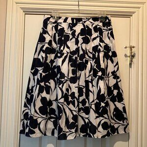 Anne Klein Navy and White Skirt size 6
